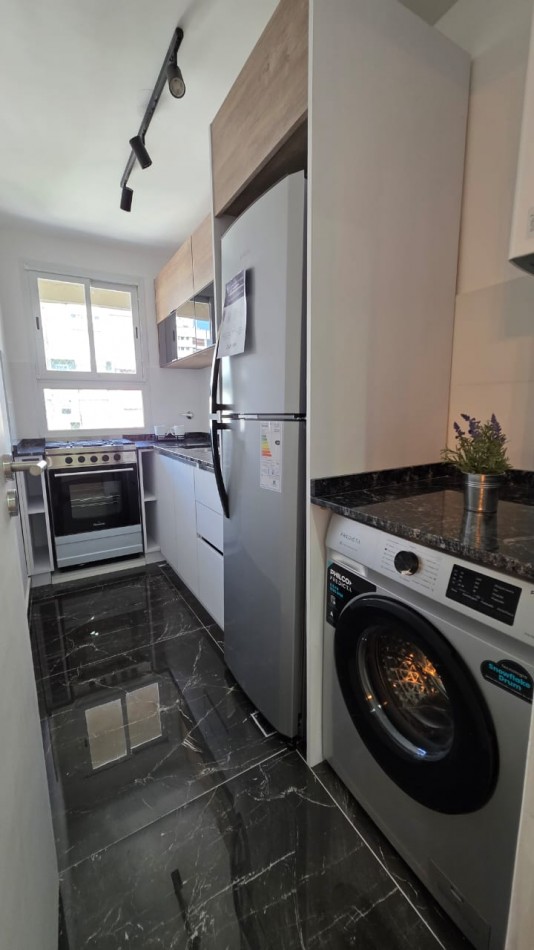 Departamento 2 Amb. con balcon al frente