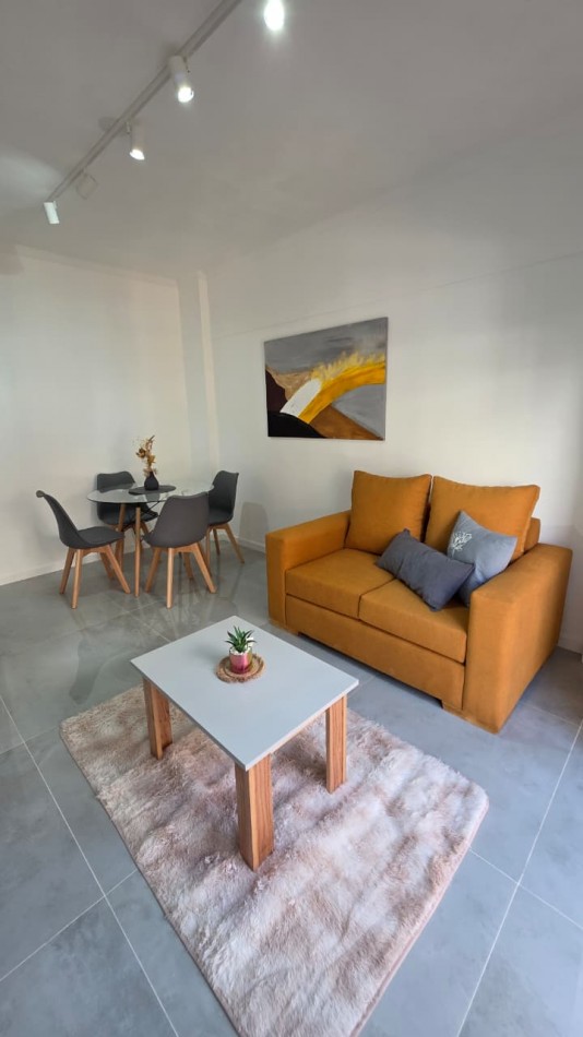 Departamento 2 Amb. con balcon al frente