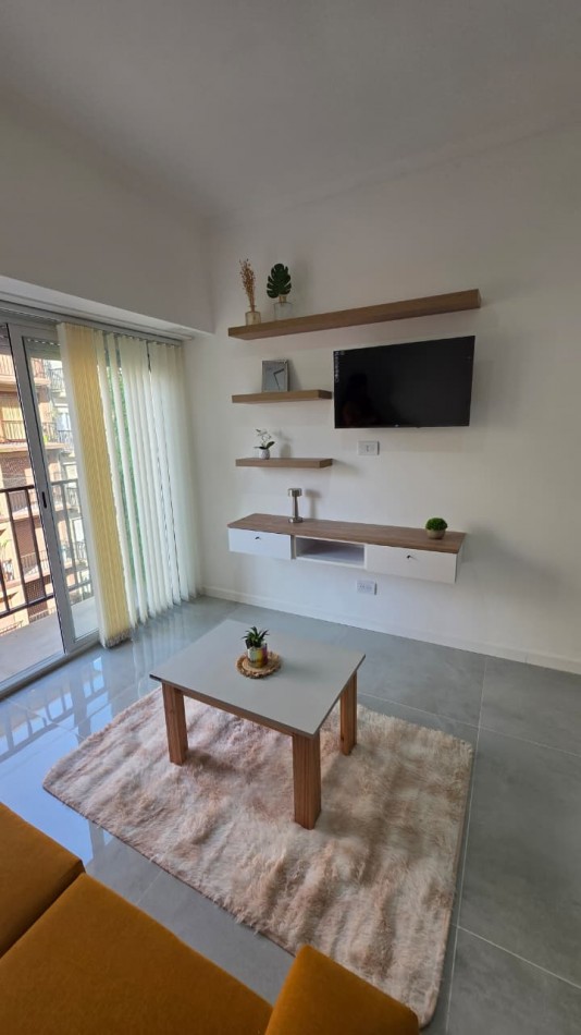 Departamento 2 Amb. con balcon al frente