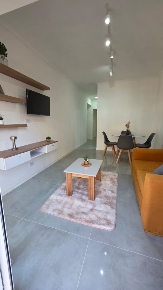 Departamento 2 Amb. con balcon al frente