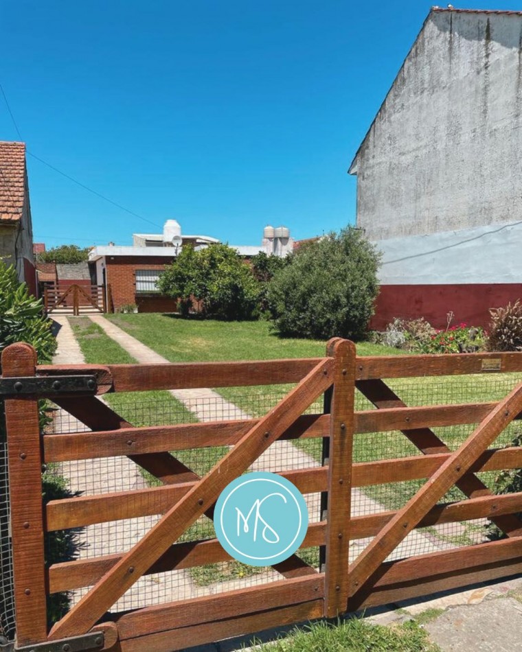 Lote con Casa 3 Ambientes a reciclar. Barrio Zacagnini 