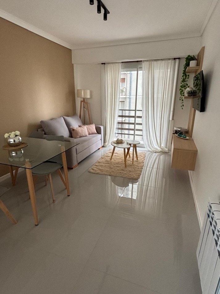 Departamento 3 Amb. c/ Dependencia y Balcon 