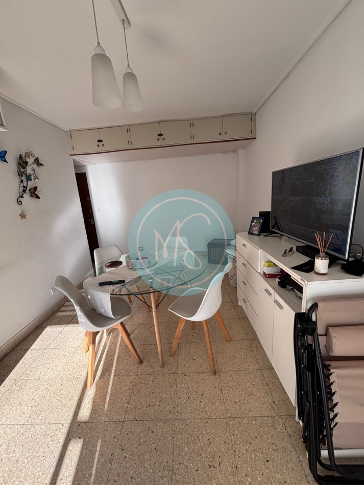 Departamento 1 Amb. a la calle con balcon