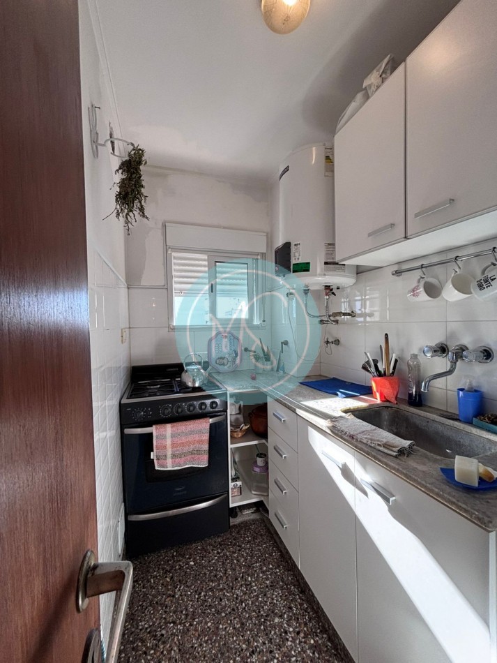 Departamento 1 Amb. a la calle con balcon