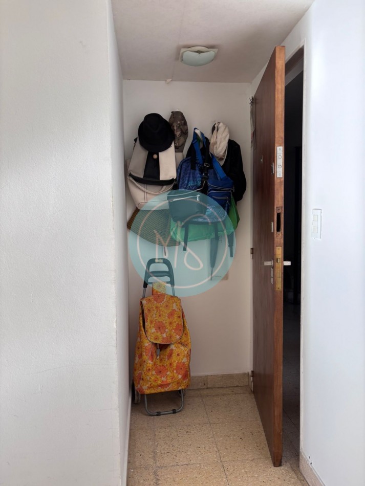 Departamento 1 Amb. a la calle con balcon