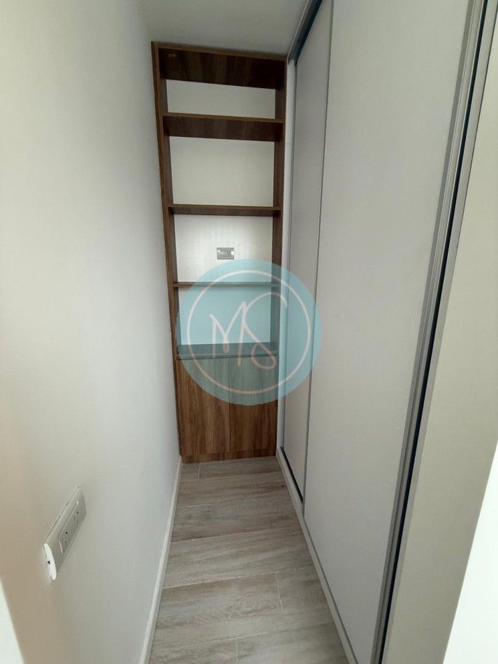 Departamento 3 Amb. a la Calle con Balcon