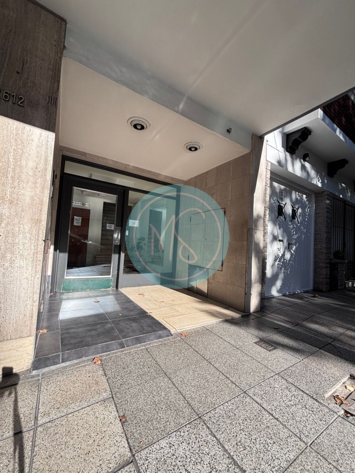 Departamento 1 Amb. a la calle con balcon