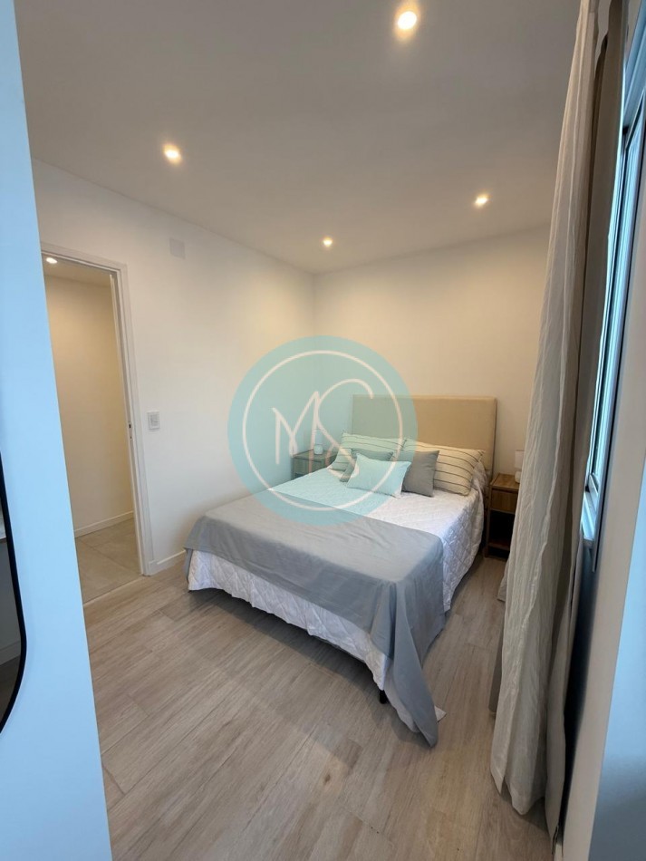 Departamento 3 Amb. a la Calle con Balcon