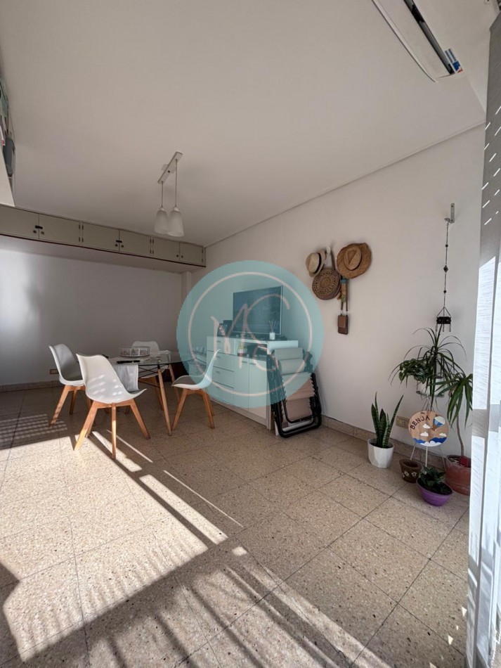 Departamento 1 Amb. a la calle con balcon