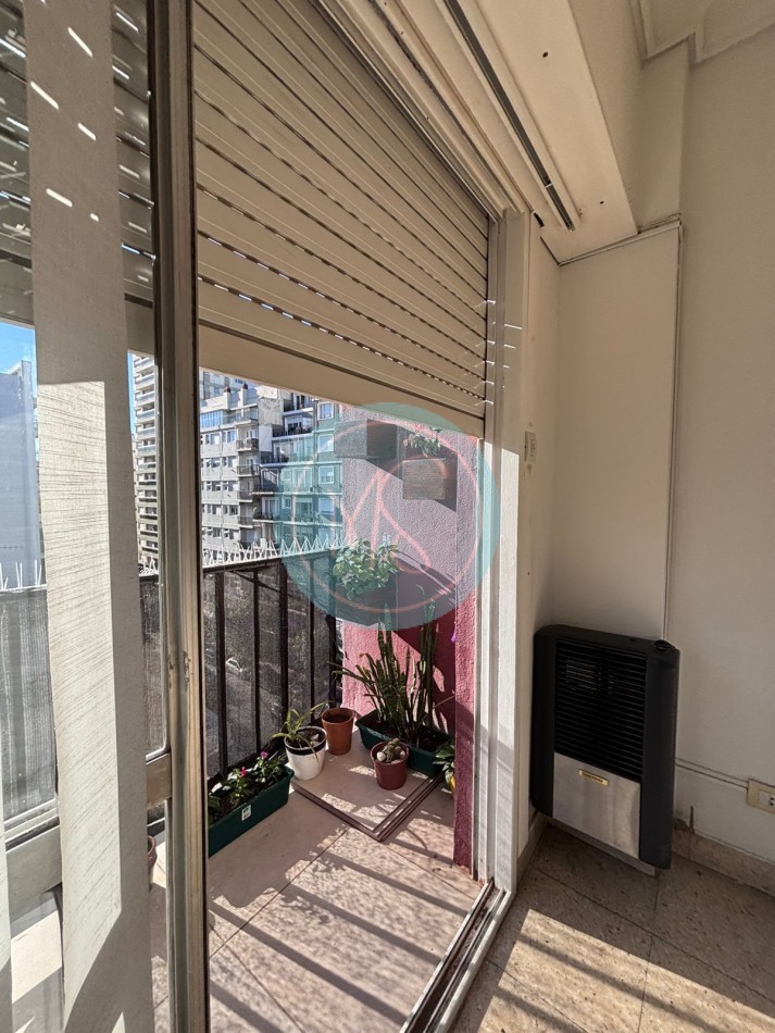 Departamento 1 Amb. a la calle con balcon