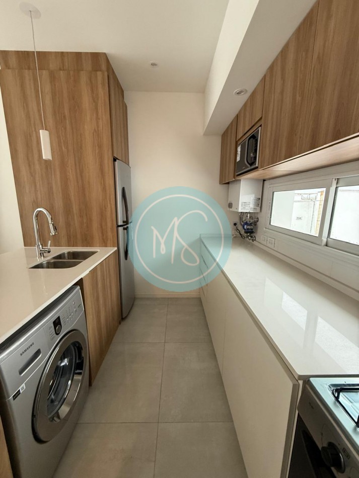 Departamento 3 Amb. a la Calle con Balcon