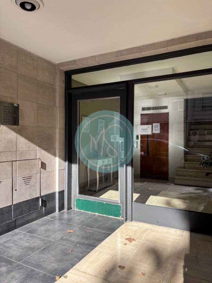 Departamento 1 Amb. a la calle con balcon