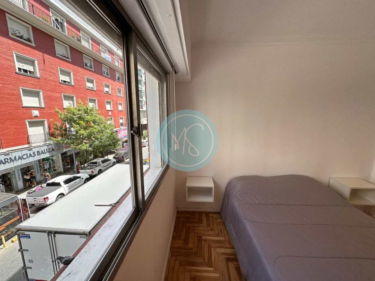 Departamento 3 Amb. a la calle con Balcon