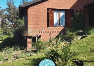 CHALET EN DOS PLANTAS COLINAS DE PERALTA RAMOS 