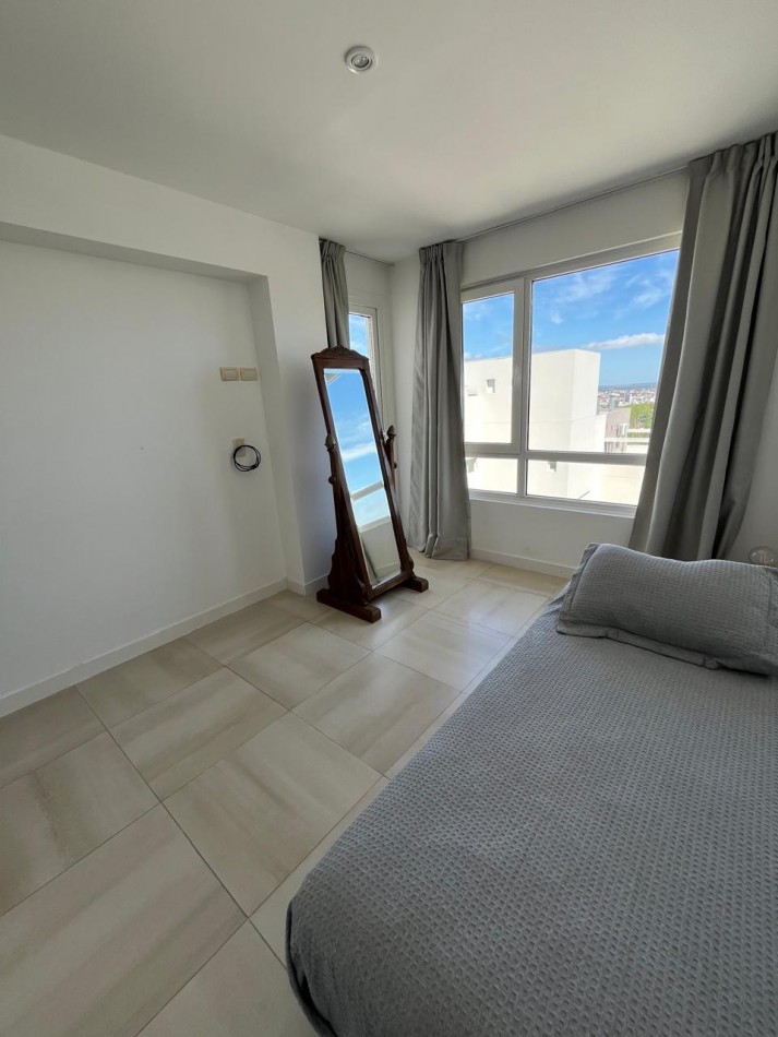 SEMIPISO DE 4 AMBIENTES CON 2 COCHERAS, VISTA AL GOLF Y A PLAYA GRANDE